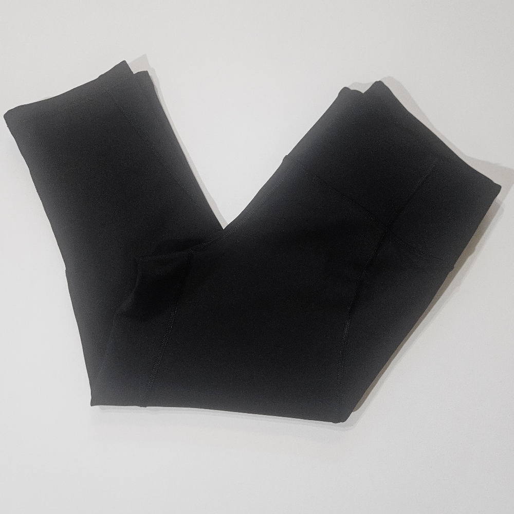 Livi Active Capri Leggings Womens Size 14/16 Black Mid Rise Activewear Pants - Picture 2 of 6